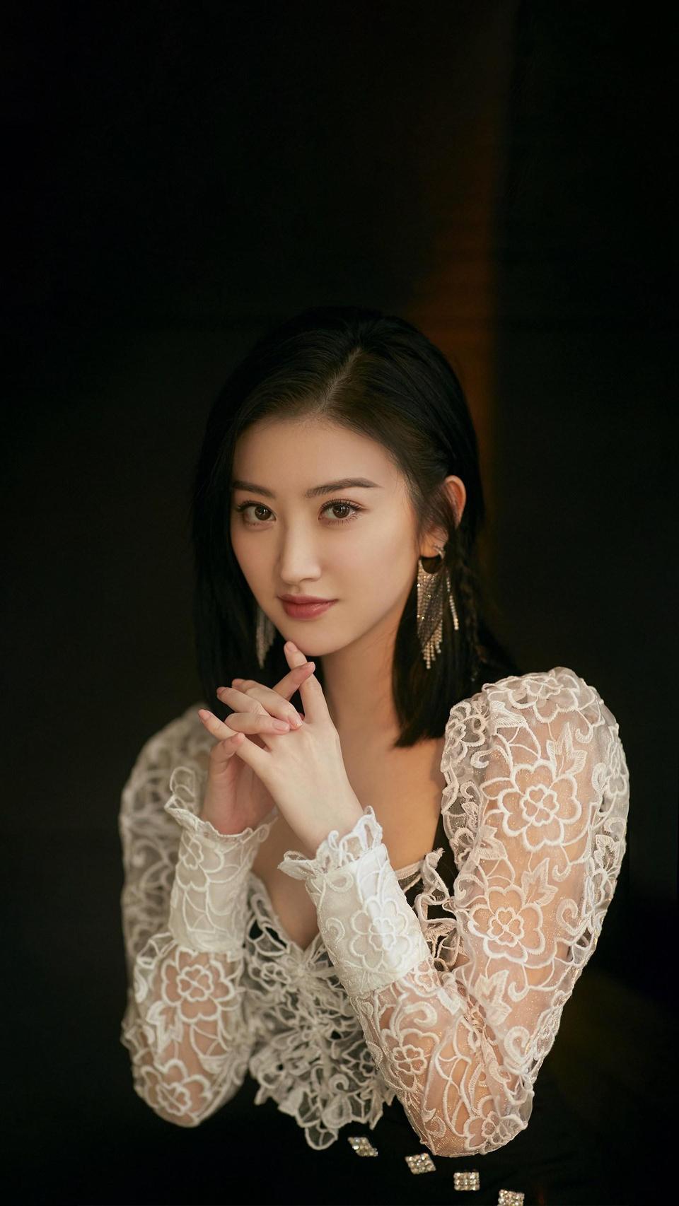 c-trek蔚领-咨询一下各位车主，大众蔚领首保，多少公里去换机油合适?是按说明书来么?老规矩送美女????