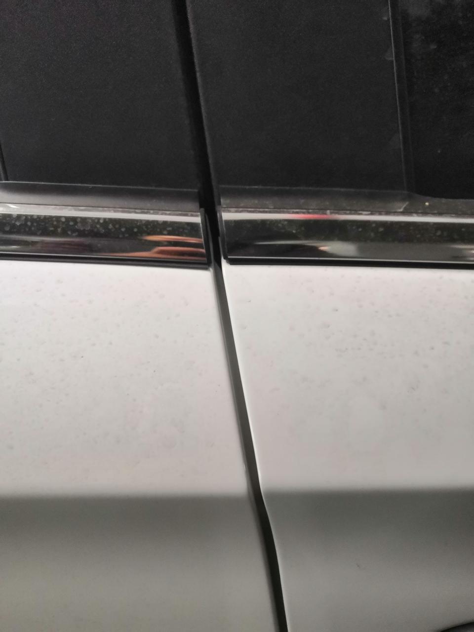 捷途x90-x90右边的副驾驶门和第二排的门，稍微有点上下错位，造成腰线有点不直，各位车友有没有这个现象