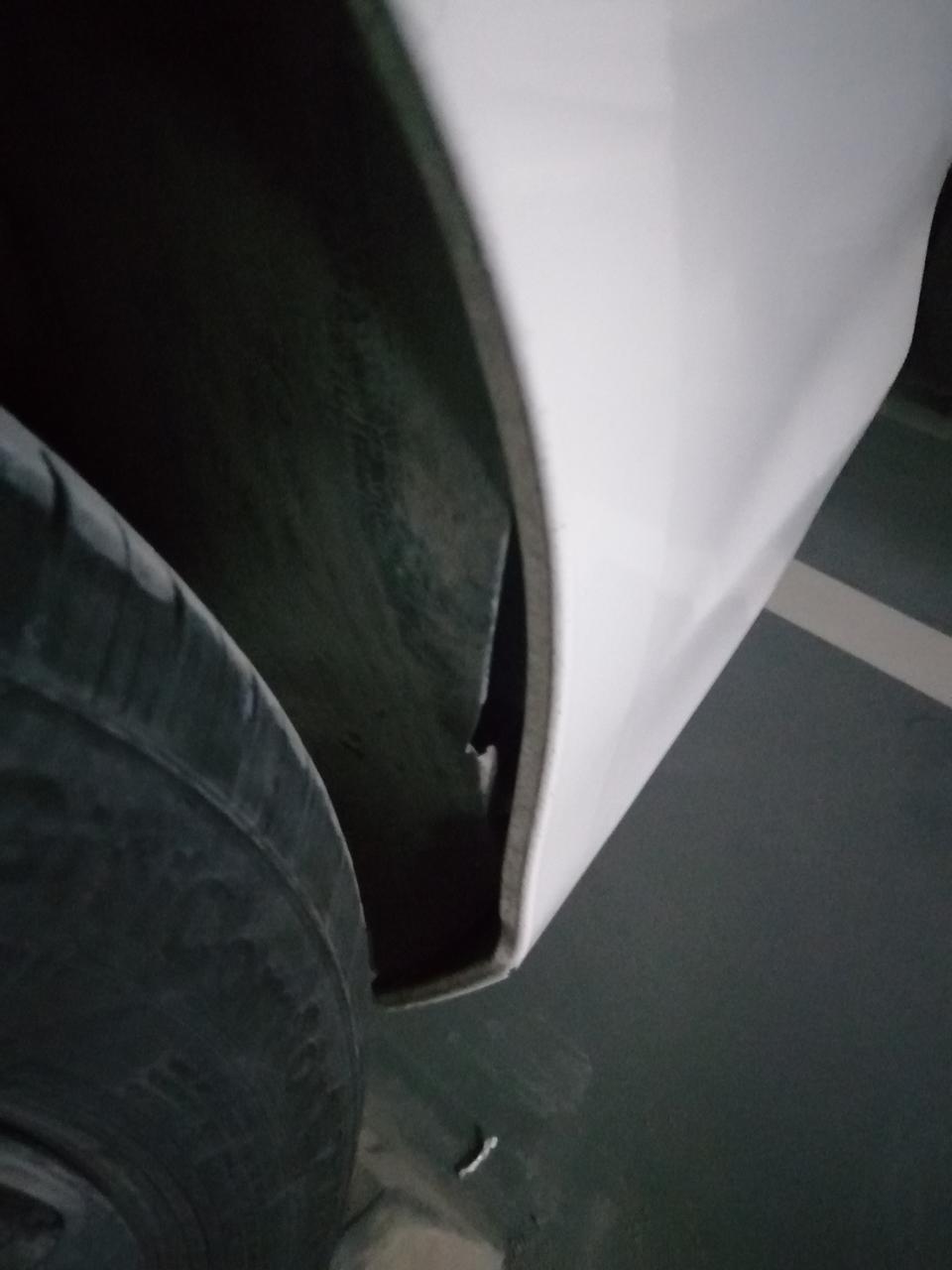 标致408-19款408，后轮的挡泥板变形，更换大概多少费用？
