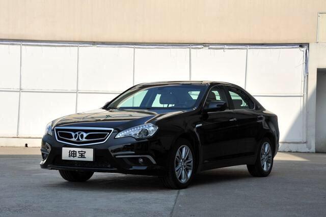 标致408-大家看看这个是什么车，是宝骏510还是绅宝D12么？