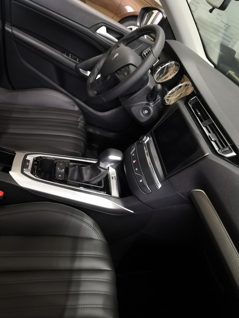全新一代宝来1.5L自动精英型和全新标致408豪华版350（THP PURE TECH自动），综合比较性价比哪个更值得购买？上述宝来全款落地15.110万，408豪华版差不多14.6万。希望大家给点意见。96年小伙一个，因为是人生第一辆车，后期保养哪个更省心省力。不懂而且迷茫中。。。。求解