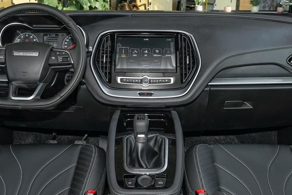 捷途x70m-X70M塑料感大吗