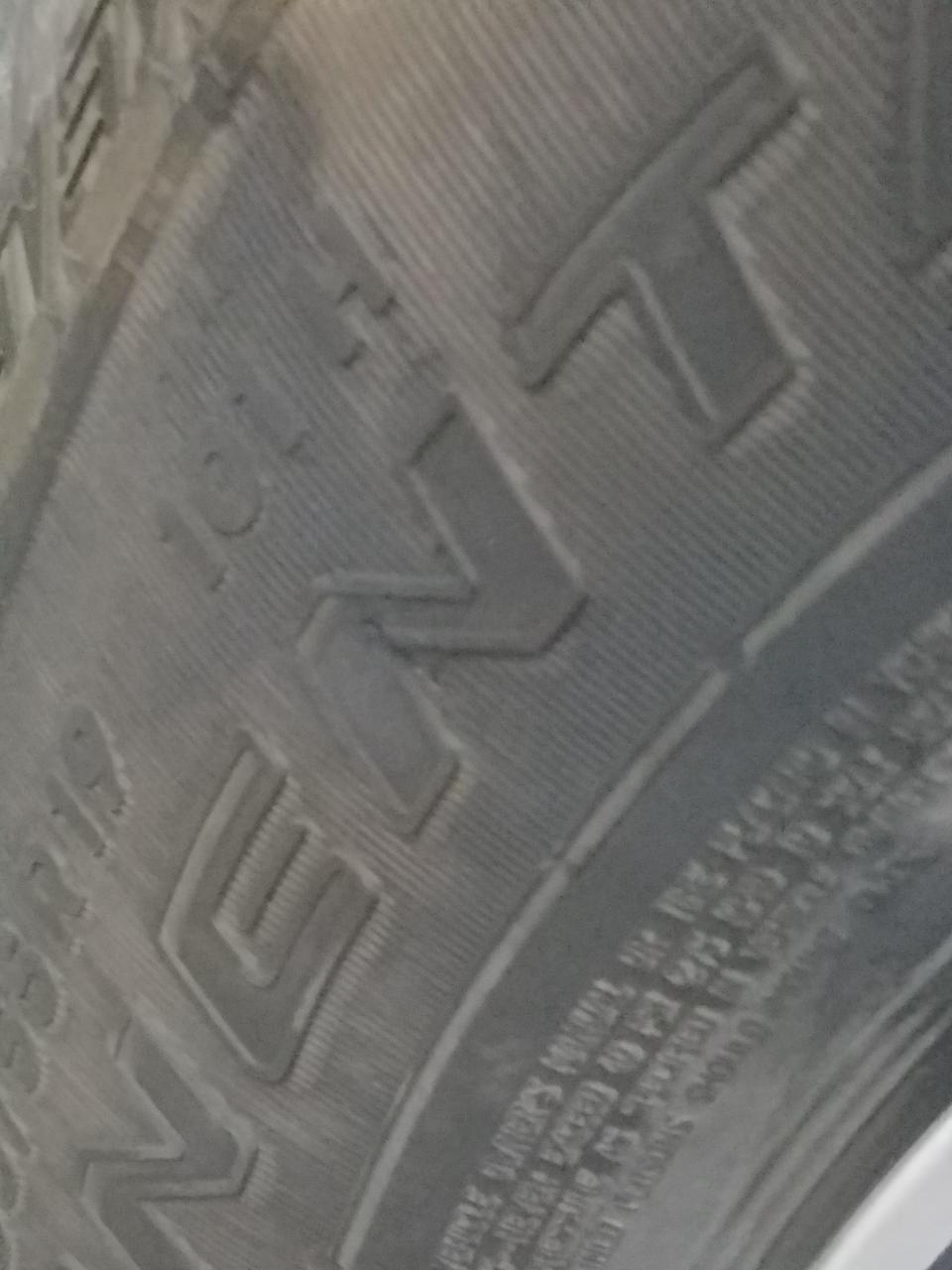 讴歌rdx-家人们，昨晚轮胎侧面被凸出路沿石划了一道，这个需要更换轮胎吗，就是n那个部位