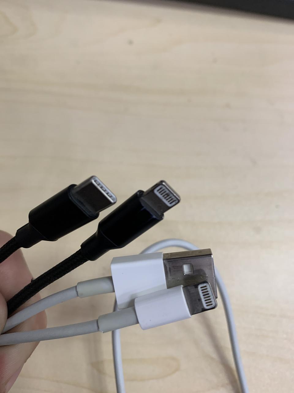 宝马5系phev-你们usb口能充电吗？ 我无线充电旁边usb口不能充电，手套箱里的type-c口和后排的type-c口都不能给手机充电