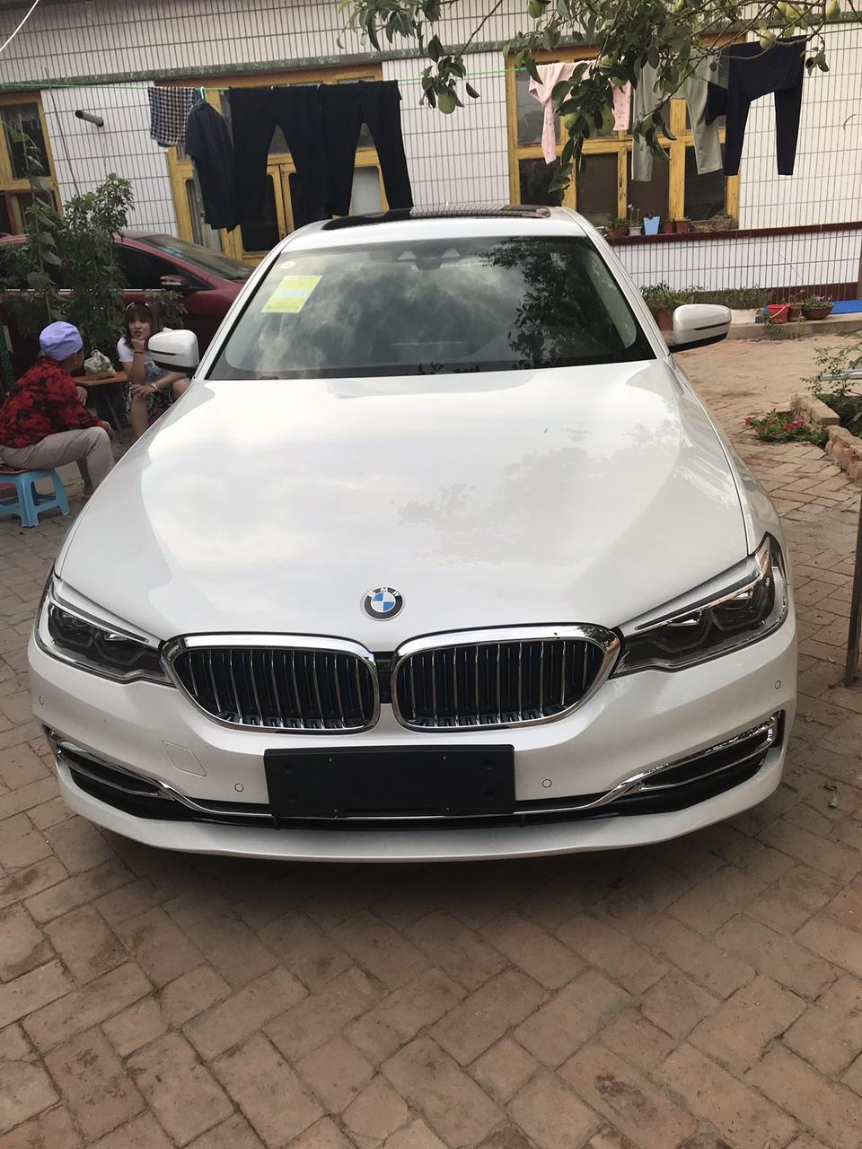 宝马5系phev-宝马530LE混动版保养贵吗？多长公里一小保，多少公里一大保，费用都是多少，这车配的低功率发动机，加上电机功率说是和纯油版530LI动力一样，都是百公里加速6.9秒，混动版贵一俩万，配置比汽油版多液晶钥匙，后排空气悬挂，大灯自适应转向，落地差不多得48万！大家如何选择呢？