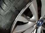 宝马5系phev-我想问一下各大530le的车主，你们买的le都是防爆胎来的吗？今晚刚爆了一个车胎，拿去换的时候，施工师傅说都不是防爆胎来的！我是今年6月份买的车，是19款豪华版…这款车应该都是标配18寸的防爆胎的吧？