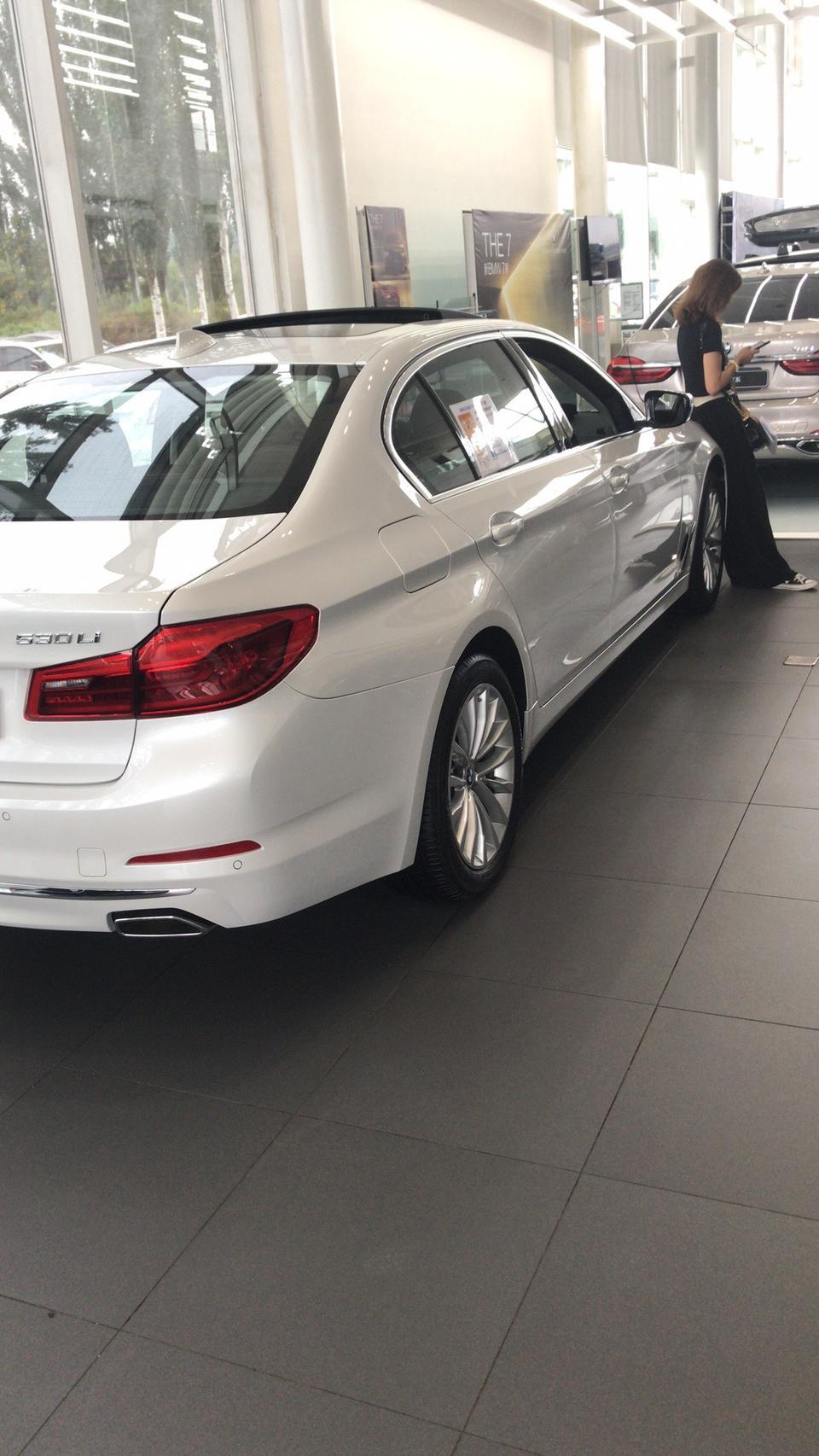 宝马5系phev-来聊聊到底是530LI好还是530LE好呢？动力那个强呢？