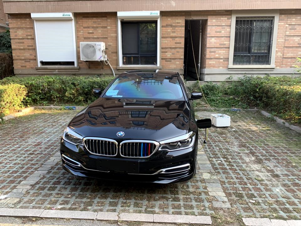 宝马5系phev-出门在外发现交流充电桩实在太少，有没有办法用直流的充电桩？