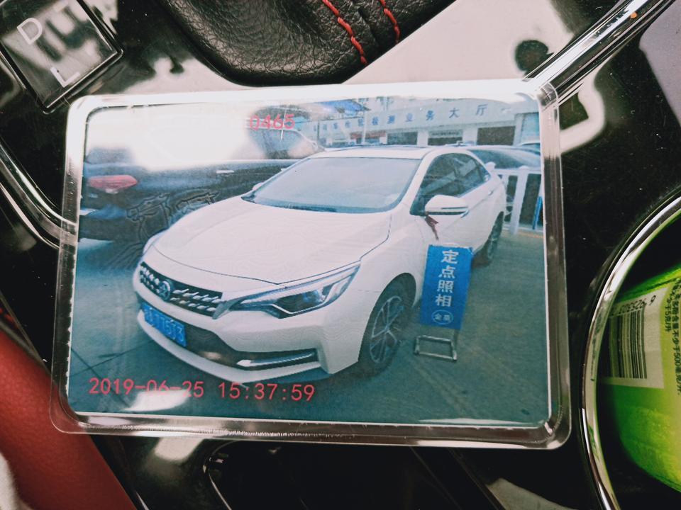 启辰d60-19款精英版新车2千公里后排出现严重的异响，到4儿子店去试车…儿子说是通病，关于电子手刹的…