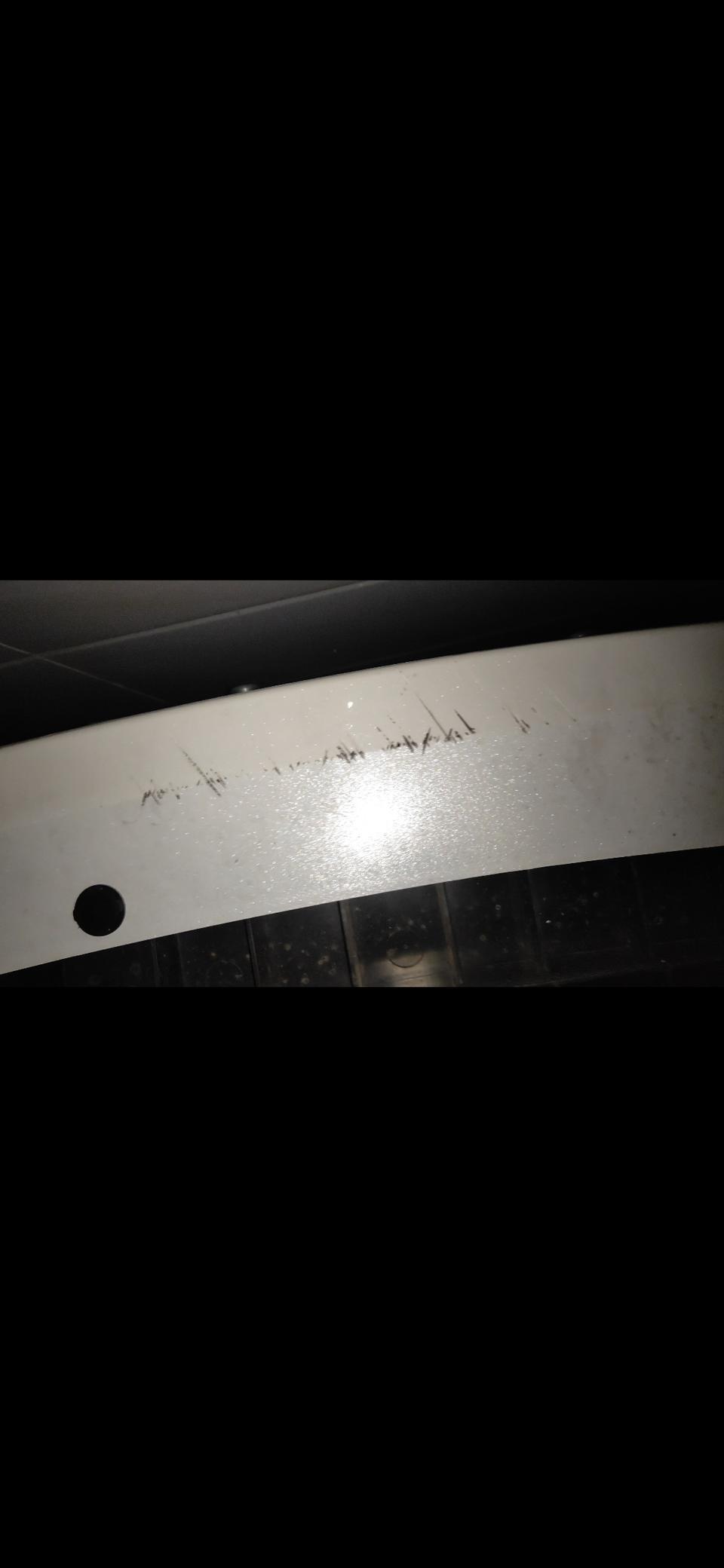启辰d60-刚提回来不到十天吧，上家里的坡，，直直的上，，然后前面的“保险杠”？？？？被刮了    全保，，这程度用走保险吗，还是自己去修理厂弄，或者不用弄，毕竟在下盘位置，看不见，，，，走保险的话，，，是不是要等到保险快到期的时候再去，，，自己去修理厂，，大概什么价位。。。