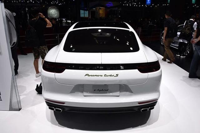 panamera e-hybrid-三段式尾翼要哪个级别才有
