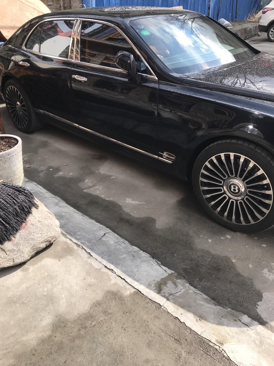 慕尚-大家看看这是什么车、宾利哪一款