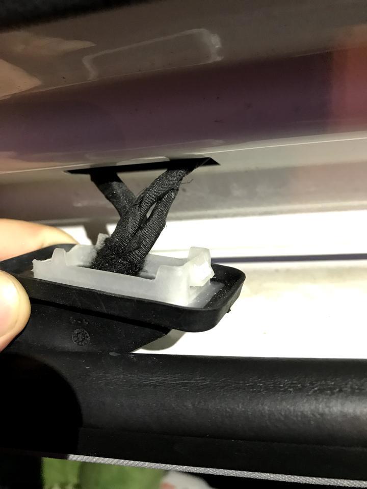 柯珞克旗舰版，后备箱走线的时候这个阀被翘坏了，想问问有事吗？下雨啥的会不会漏水，这里面都是电线
