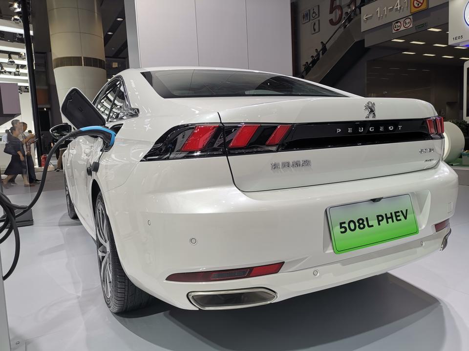 标致508l phev-508L PHEV来啦，这款插电混动的最美轿车，你觉得应该调整哪些配置，卖多少钱？