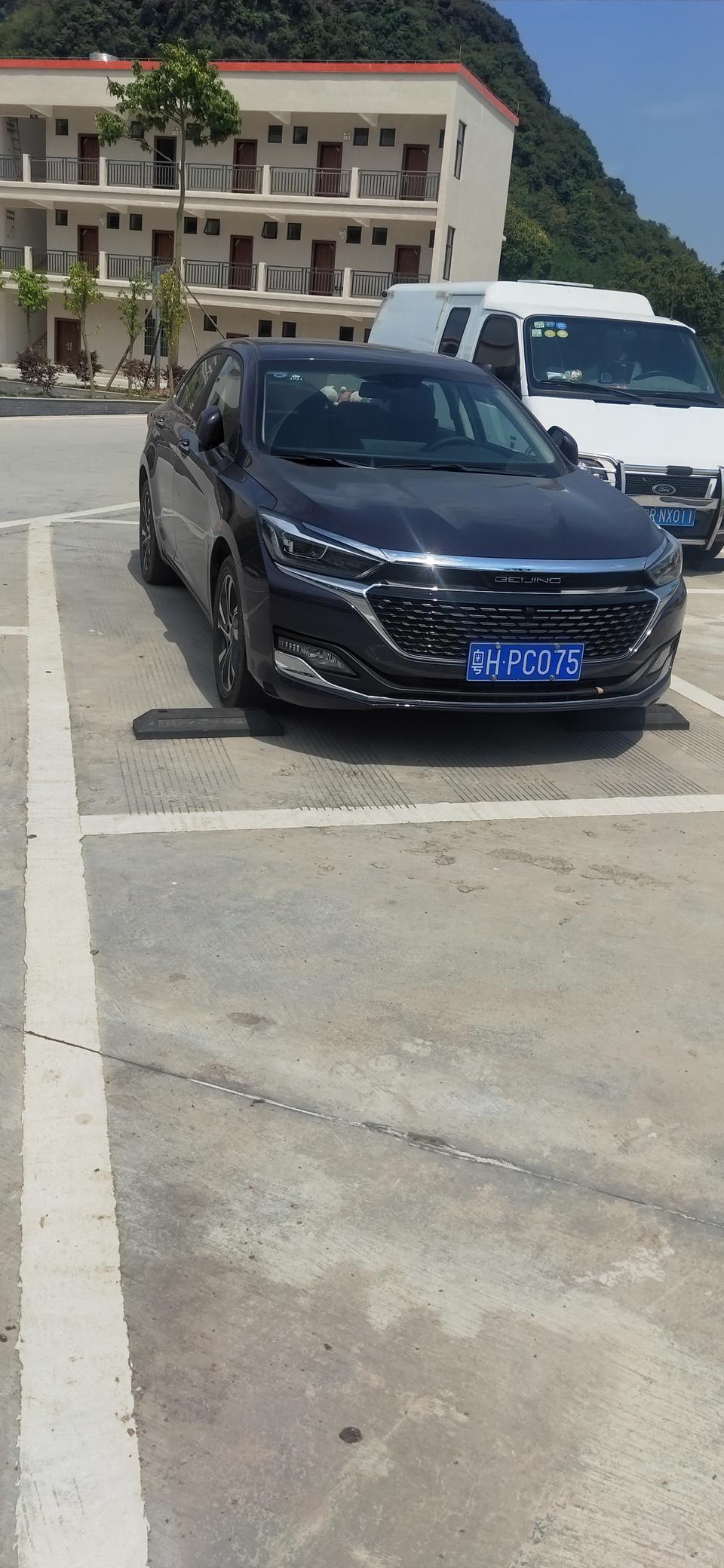 beijing·u7-新车踩剎车吱吱响 有什么问题？4千公里了