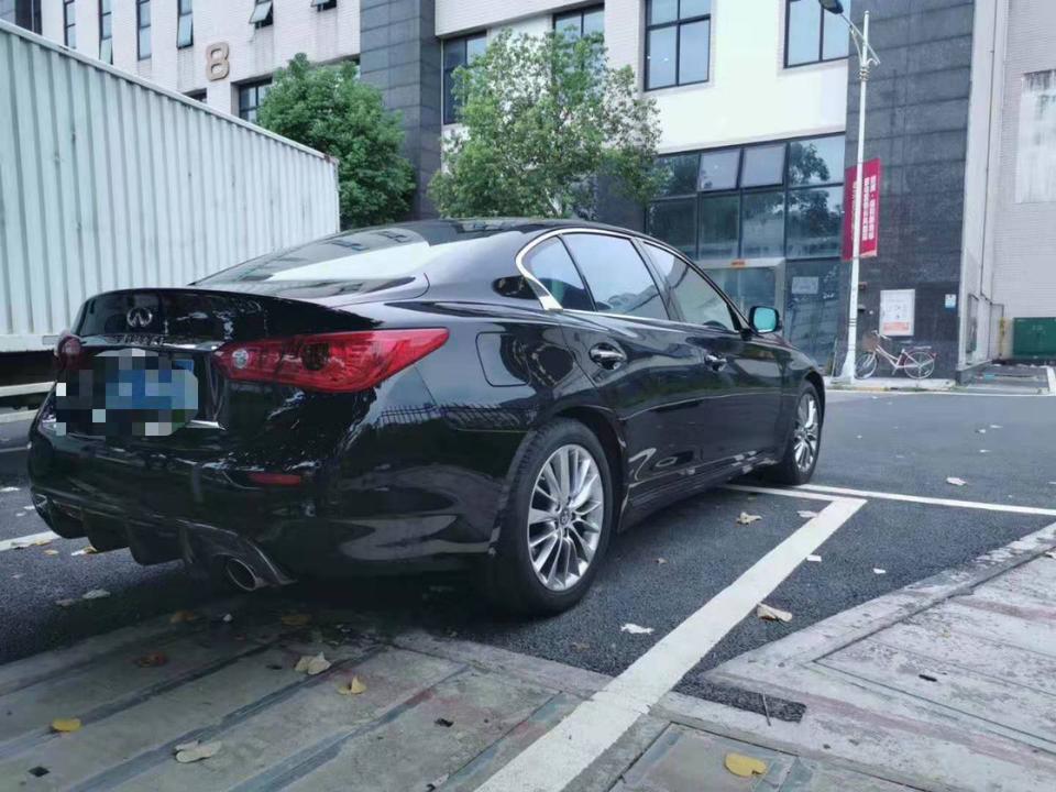 英菲尼迪q50-麻烦问一下各位老板这款英菲尼迪是进口版的还是国产版的，什么排量，谢谢了