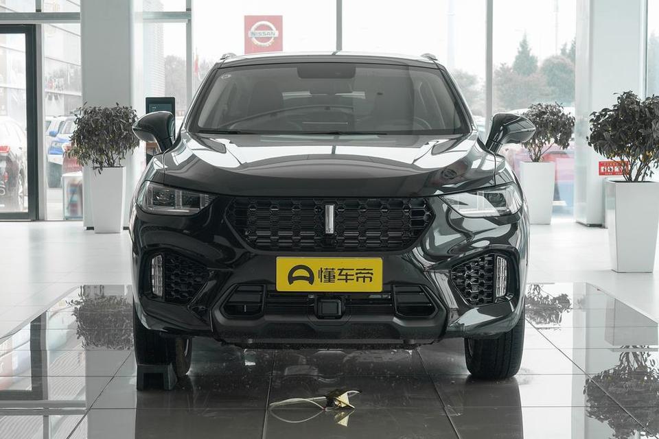众泰t800-现t800七折了   vv5  14万左右  到底能不能入手t800  他和vv5到底那款好  求懂车大神推荐一下