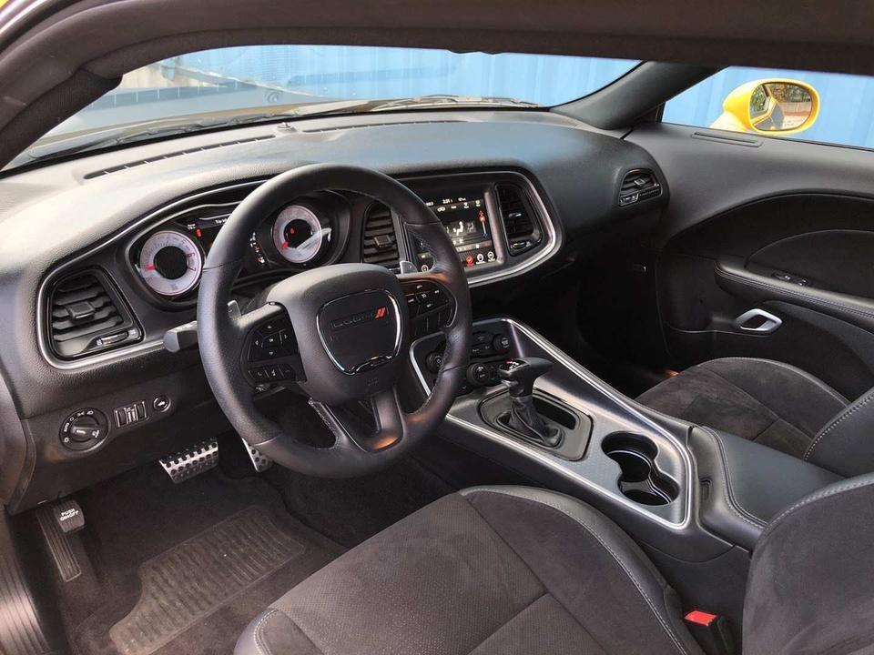 挑战者-大神们评价下这辆车值得入手吗

2017 CHALLENGER T/A PLUS
5.7L V8

 4800miles
