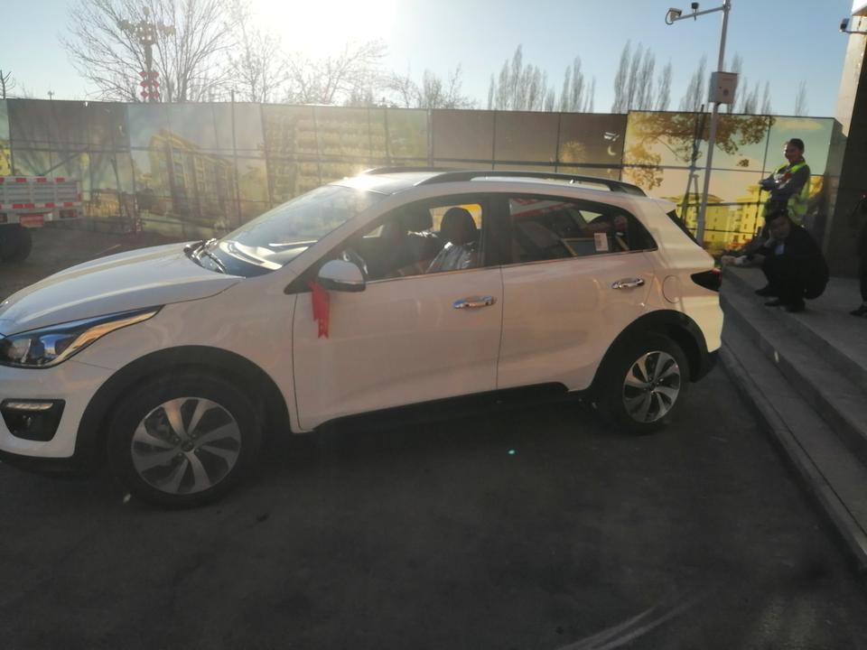 kx cross-请问车友们这车有发动机护盖吗