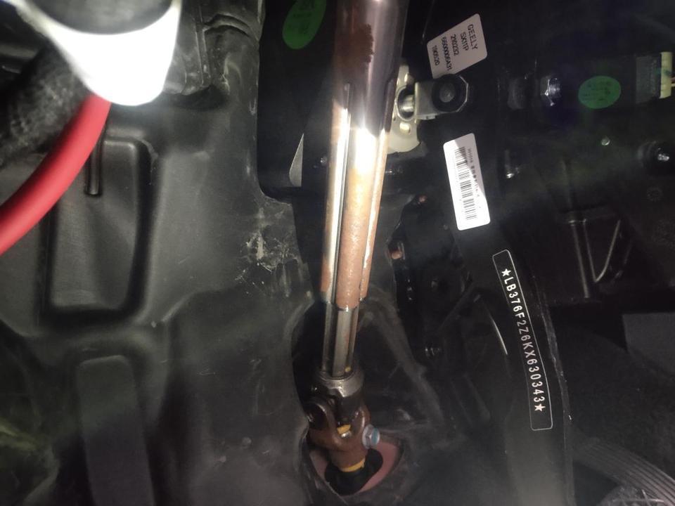 缤越phev-我的车7月25出厂，12月22在海口提车，前2天发现转向杆生锈了，正常吗？去4S店问说是生铁，换了也会，师傅说只能打磨抹点机油，以后还会生锈吗