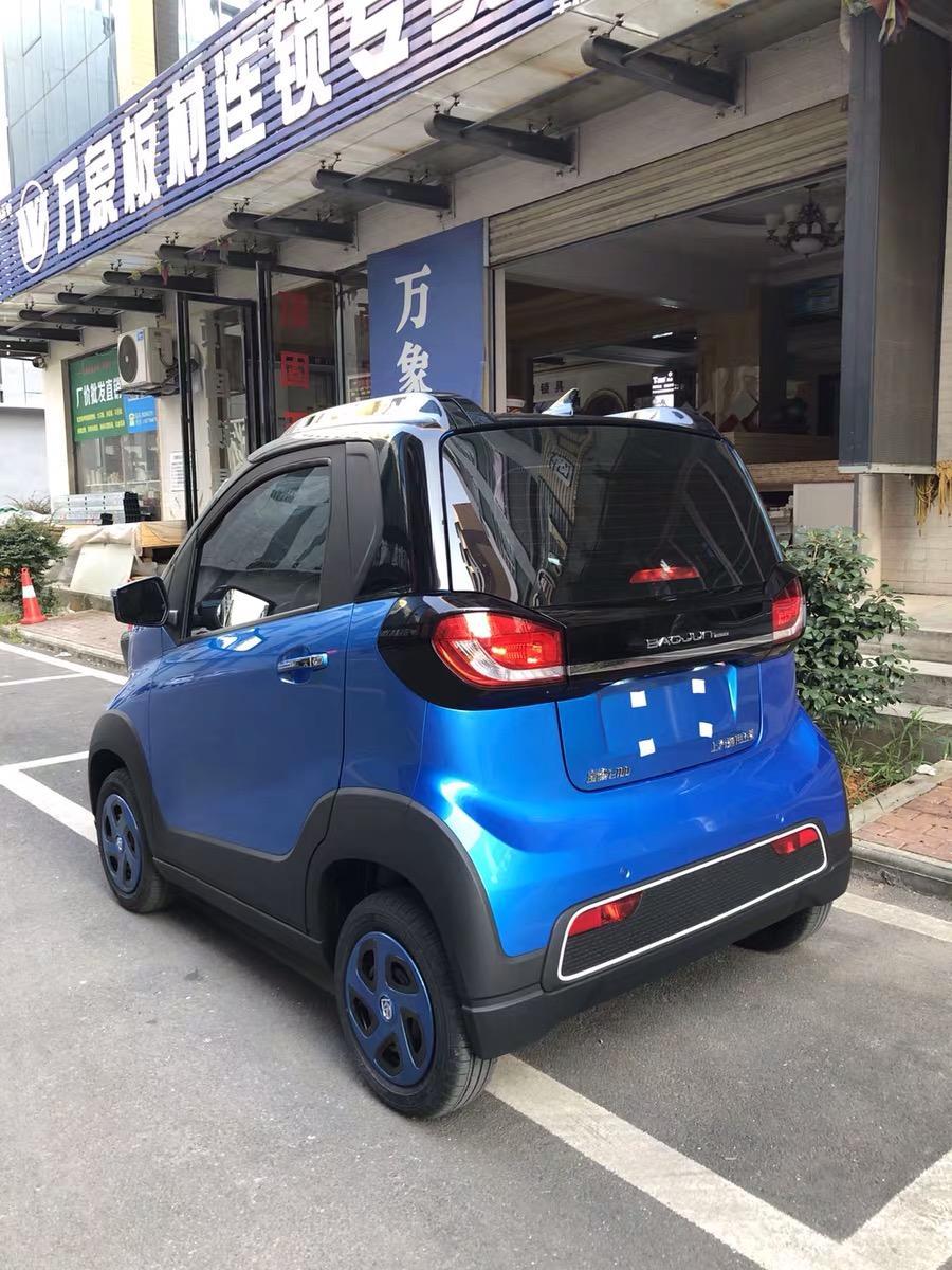 宝骏e100-请问买了这个车的人后悔吗！车怎么样！我身边的朋友都说不值得，也不保值，但我又很喜欢这种特别小的车，如何是好鸭！说这个价格都可以加几万买飞度了！我好纠结！