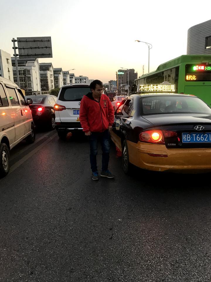 风行sx6-才买3个月的车，要他赔多少合适，报警后出租车还还跑了，