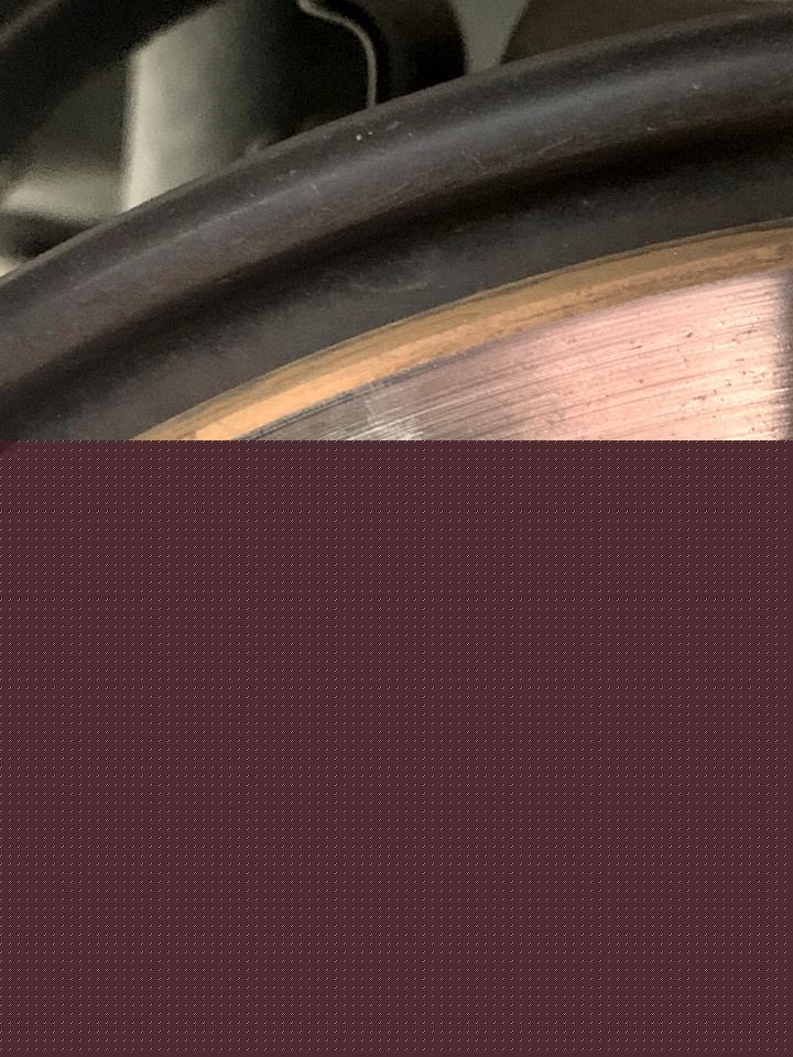 各位大神，我的是18款启辰T70，公里数一万四，每天早上开车那刹车都有异响，然后去维修店那师傅帮我做刹车深度保养换刹车油，这样对不对？
