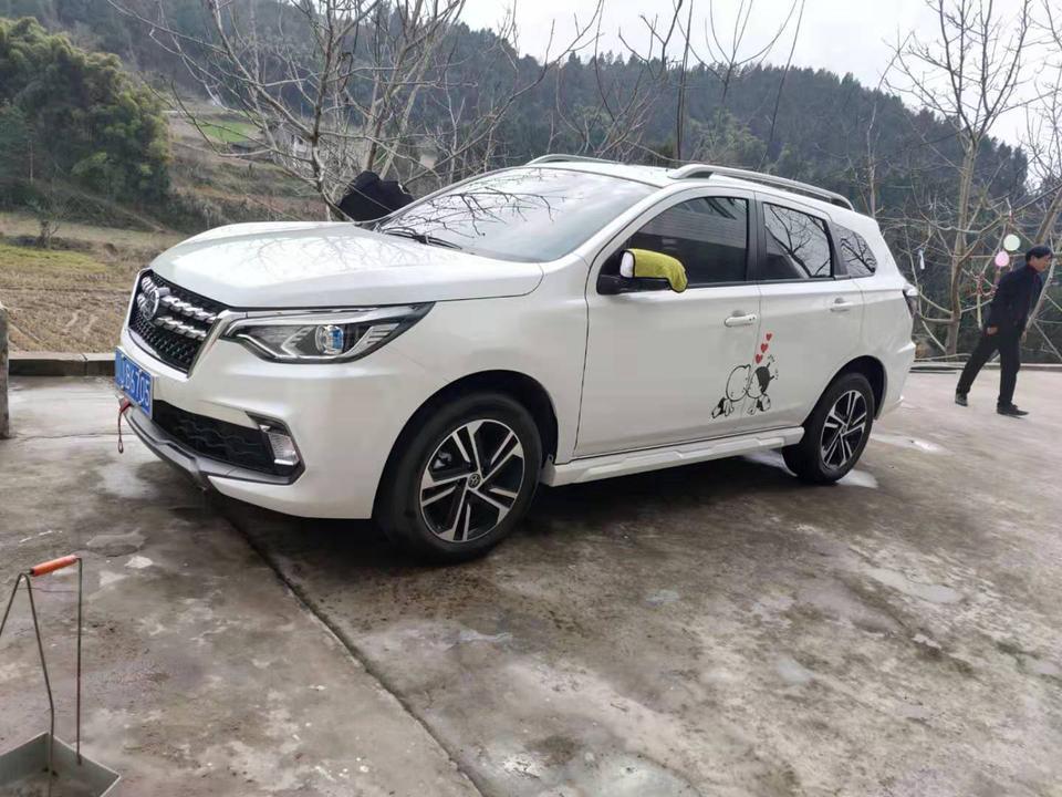 启辰t70-各位大佬！请问一下你们有装车顶行李箱吗？哪个牌子的？
