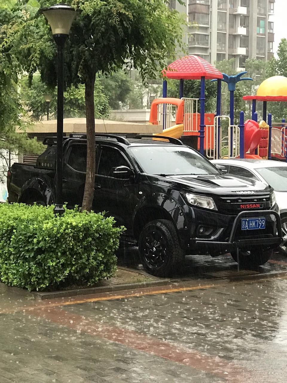我的纳瓦拉，起步20迈～30迈之间深踩一点油门2挡升3挡会有明显抖动两下，4S店也查不出毛病，让我很费解。各位大神求助