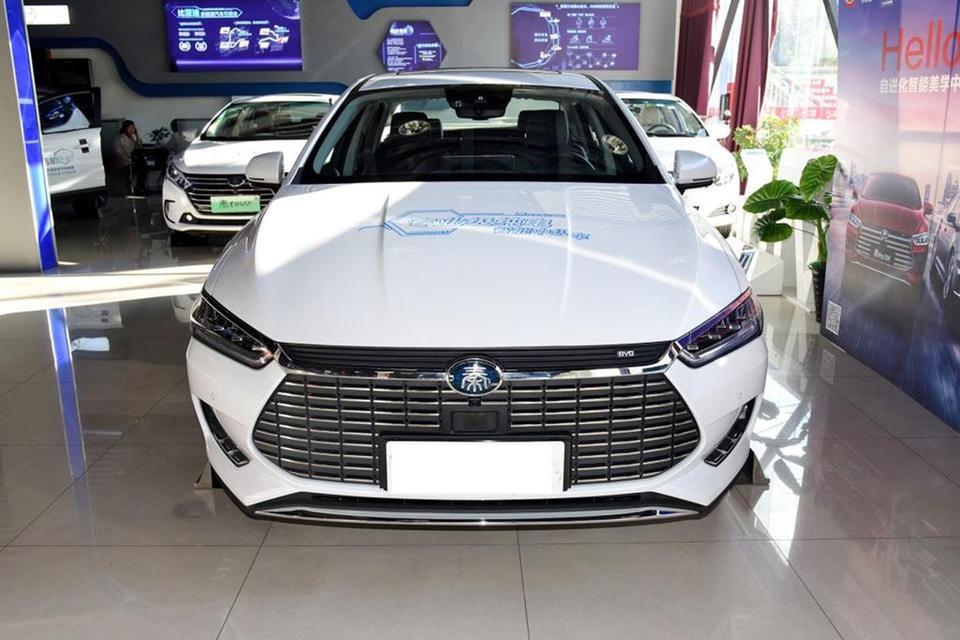 秦pro ev-每天上下班120公里，全程环路八十多迈车，买一辆秦proEV落地20W上下班用会不会跑个三两年就跑废了，电池行不行，有没有类似的电动车主来聊聊啊，在考虑要不要买个便宜的北汽eu5或长安EV460。有没有开过的来给点建议啊。