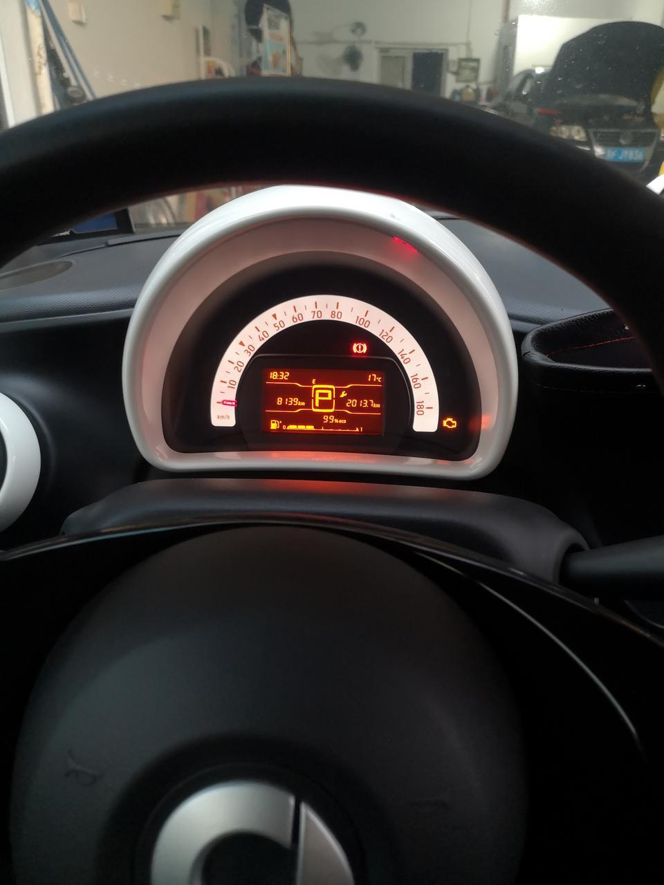 smart fortwo-大家好，我想问一下smart保养灯怎么消除