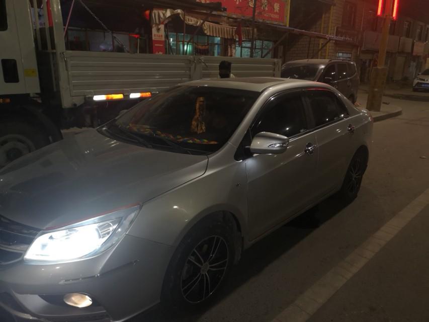 我的比亚迪速锐走颠簸路和减速带时候底盘又异响。怎么解决这个问题。请大家帮帮忙