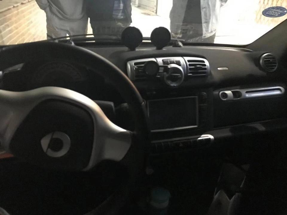 smart fortwo-你好请问，13款smart 敞篷 4万多公里，
就是敞篷轨道有问题，其他正常  白色现在市场价多少钱呀二手