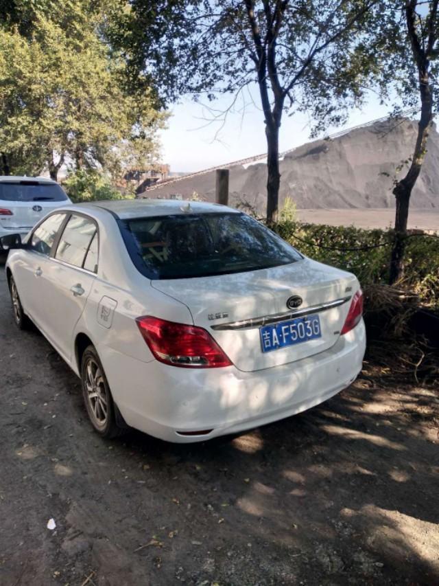 比亚迪速锐能加装座椅加热吗，价格大约是多少？