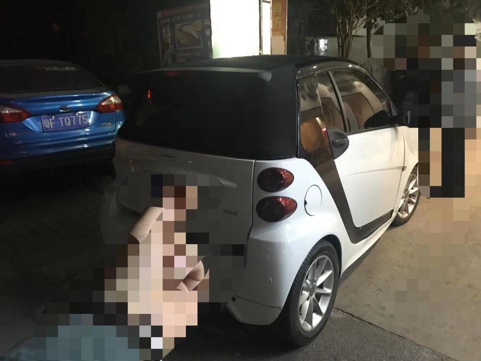 smart fortwo-你好请问，13款smart 敞篷 4万多公里，
就是敞篷轨道有问题，其他正常  白色现在市场价多少钱呀二手