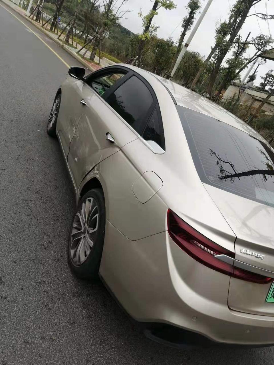 几何a-两车门刮蹭维修费大概多少