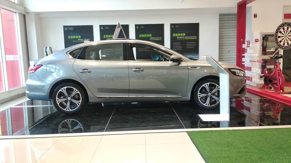 名爵6 phev-今天去名爵4s店看了，名爵6新能源车，45T E-DRIVET,由于是第一次看车，自己又是汽车小白，销售顾问给我报价149800，我还价到138800，销售顾问很快同意了同意，请问各位车友这个价格这款车可以买吗，谢谢