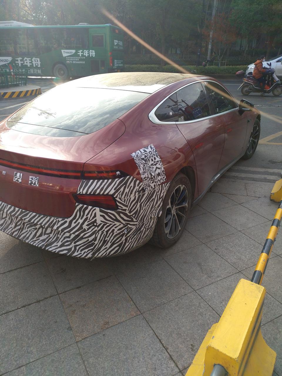 比亚迪e3-这是比亚迪汉吧？