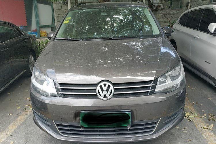 夏朗-14年上牌车，2013款1.8TSI标配9.8万公里，朋友的朋友的车，现在开价11.5万，各位车友帮忙判断一下是否值得购买，谢谢大家给予意见！