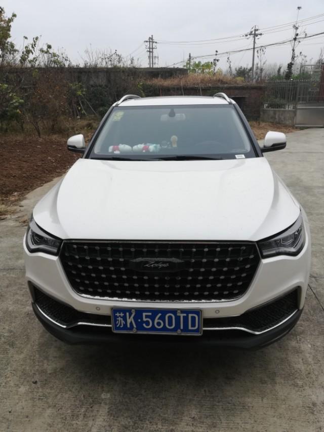 众泰t700-您好，我是T七百的车主，买了快一年了以前我的车在老家江苏扬州开的今年底又由于工作关系我现在和我的车一起到北京来工作了，因为北京这边天气比较寒冷，现在发现我的车的后备箱，停了一夜过后就是打不开了，我也去4s店检查了，这边的4s店给我推脱了，说没有货不给我换。这个后备箱有时候他也能打开，车开了半个小时左右，里面的暖气打开暖气温度上来了，后备箱就能开了，就是早上一启动的时候就是开不了，这个是不是后备箱那个连杆不耐冻的原因啊？在北京这个地方温度零下七八度左右，天天早上上班，后备箱打不开。到中午车里有