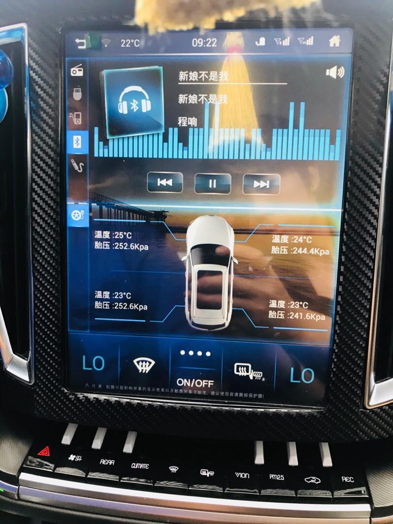 众泰t700-胎压为什么刚起车的时候会看着地，跑起来会自然上升？我这左右胎压差距可以吗？
