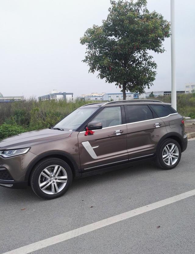 众泰T700这3款车，哪个颜色更吸引眼球呢？