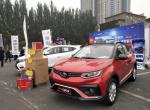 东南dx5-最近在车展看好了一款东南新上市的车型DX5想问问大家看怎么样？听说发动机的三菱的，配置也是相当给力，觉得红色车特别适合女孩开，但我不是太懂，想让大家帮参考一下，就想买个自动挡八万多的小吉普家庭用，安全性高点的，空间大小宽敞舒适的，希望大家给个意见！