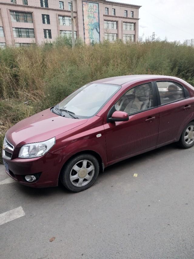 雪佛兰乐风RV低配，这款车内部配置如何？发动机是多大的？