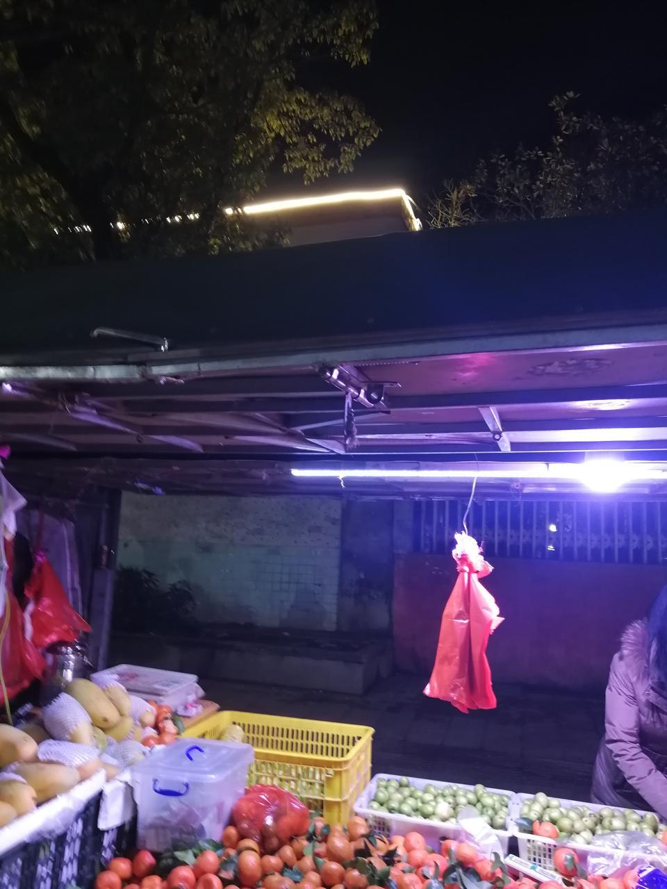 五菱荣光小卡-请问五菱，小卡，可以装这个种棚子，然后再办行驶证吗？