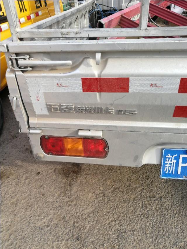 五菱荣光小卡1.5L今年新车跑了13000公里，现在多钱出手合适？急等。车况良好，无违章，无事故，