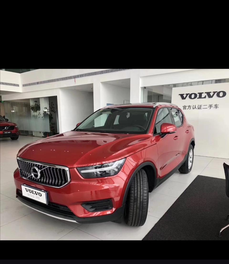 沃尔沃xc40(进口)-沃尔沃XC40T4正午熔岩红，国五排放，配置和同级相比较先进，CMA平台考虑过领克01和吉利星越，相信Volvo品牌价值比前两者还是强不少（价格也高出10万+），值不值得为信仰埋单呢，请各位帮忙支招。