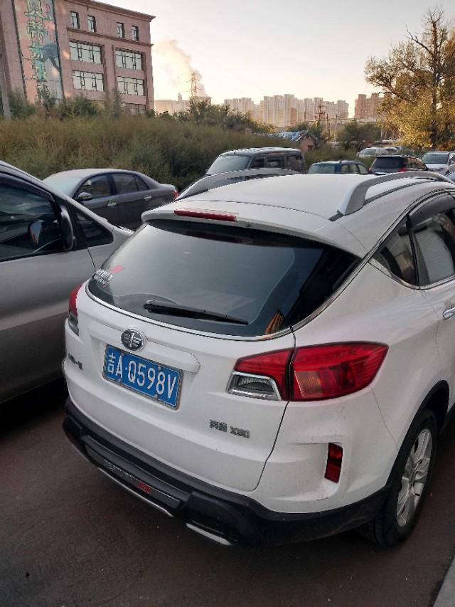 奔腾X80自动挡有胎压监测和自动折叠后视镜功能吗？