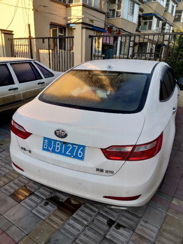 高配的奔腾B70原车带自动后视镜折叠和座椅加热吗？