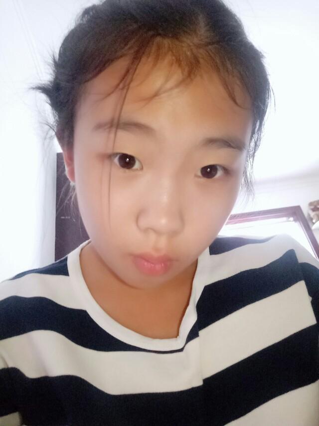vision next100-请问有谁知道这位小姐姐是谁吗？